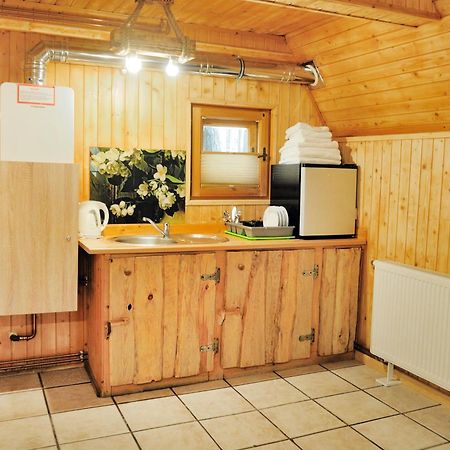 Klimatyczne Domki - Caloroczne ラドムスコ エクステリア 写真